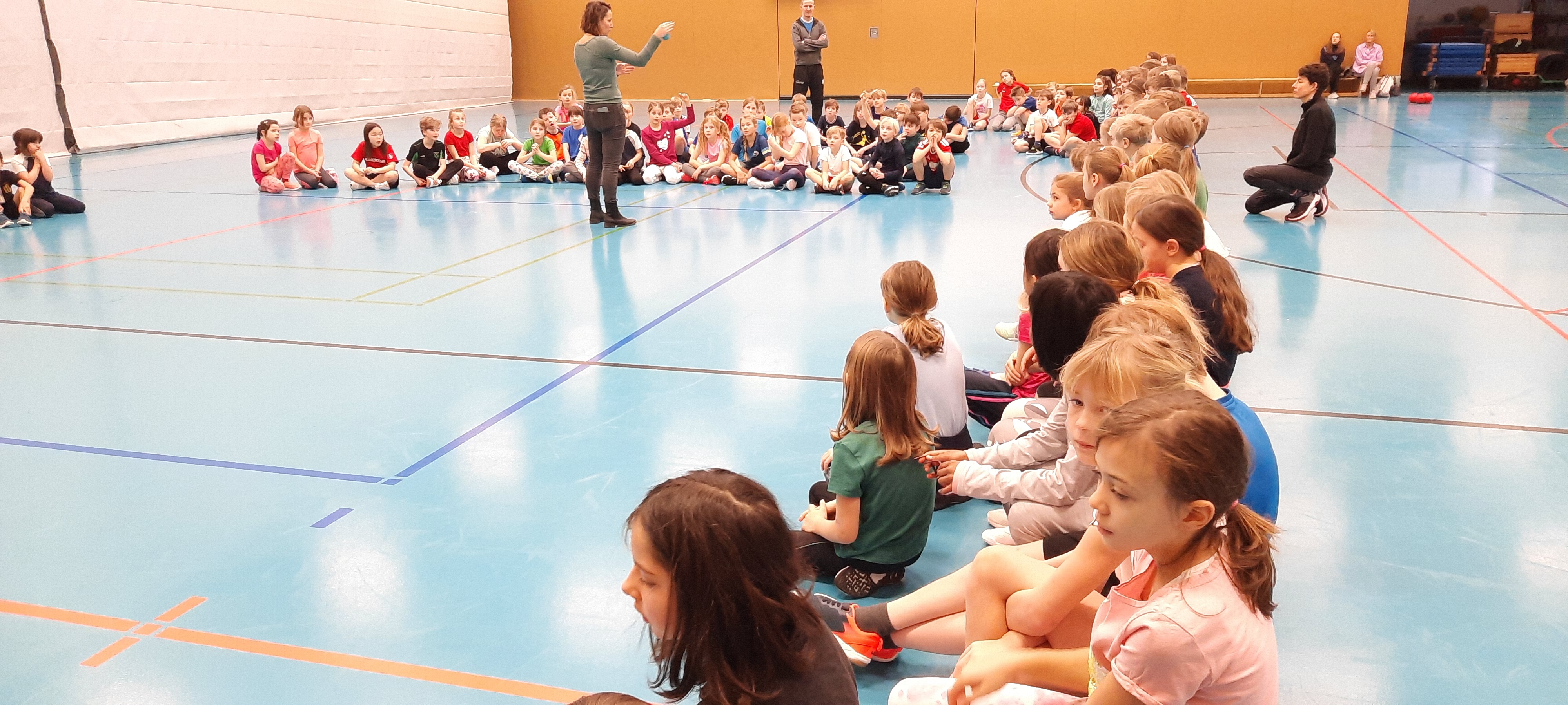 tl_files/dualingo_neu/News 2022 2023/Zweifelderball (1).jpg